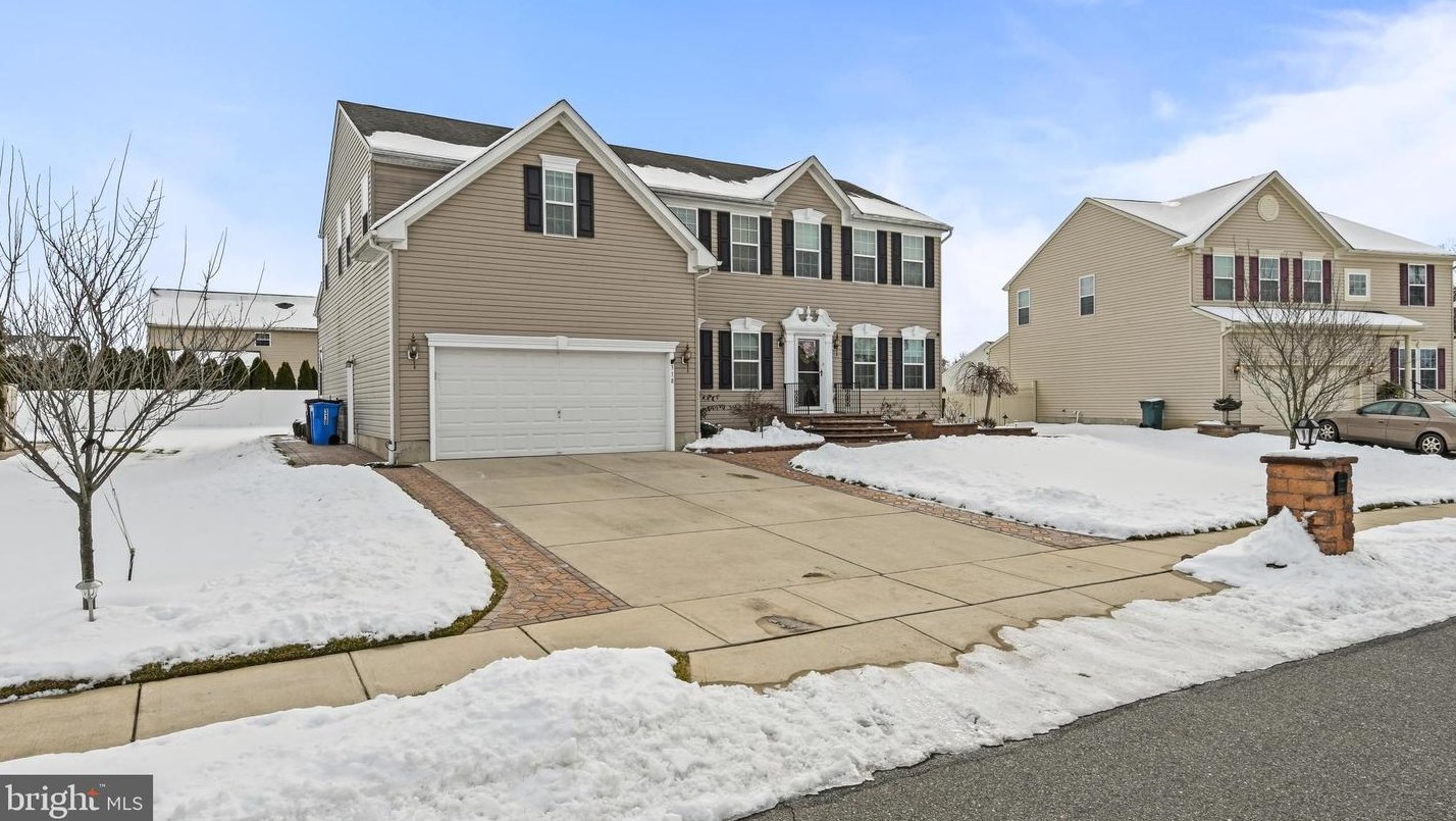 318 Carriage Drive East, Mount Royal, NJ 08061