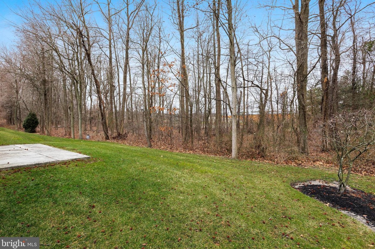 427 Periwinkle Dr, West Deptford, NJ 08096