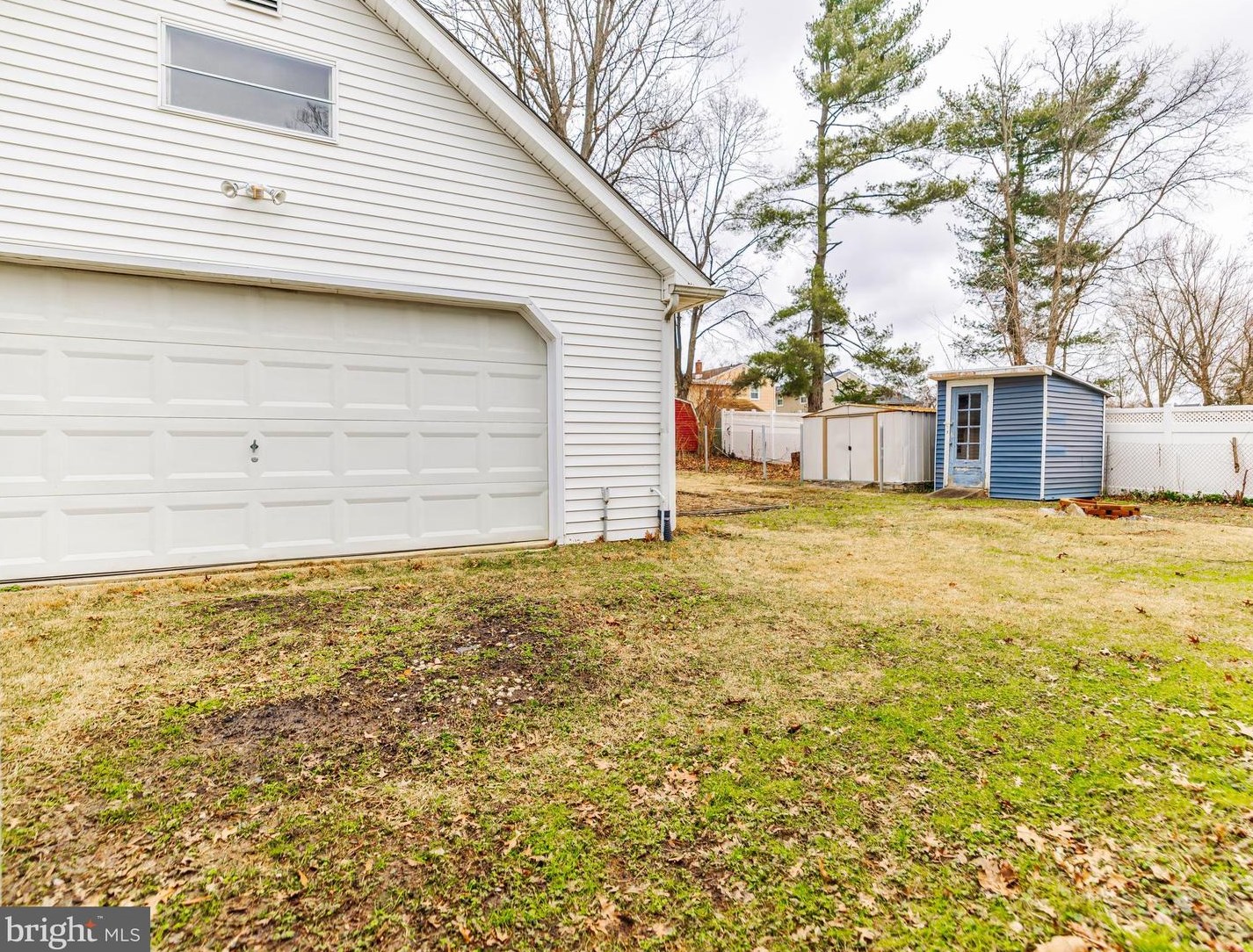 21 Beech Pl, West Deptford NJ  08096-3301 exterior