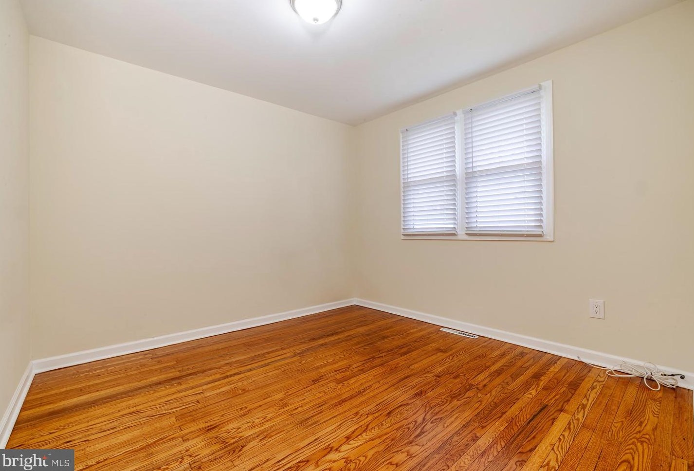 21 Beech Pl, West Deptford NJ  08096-3301 exterior