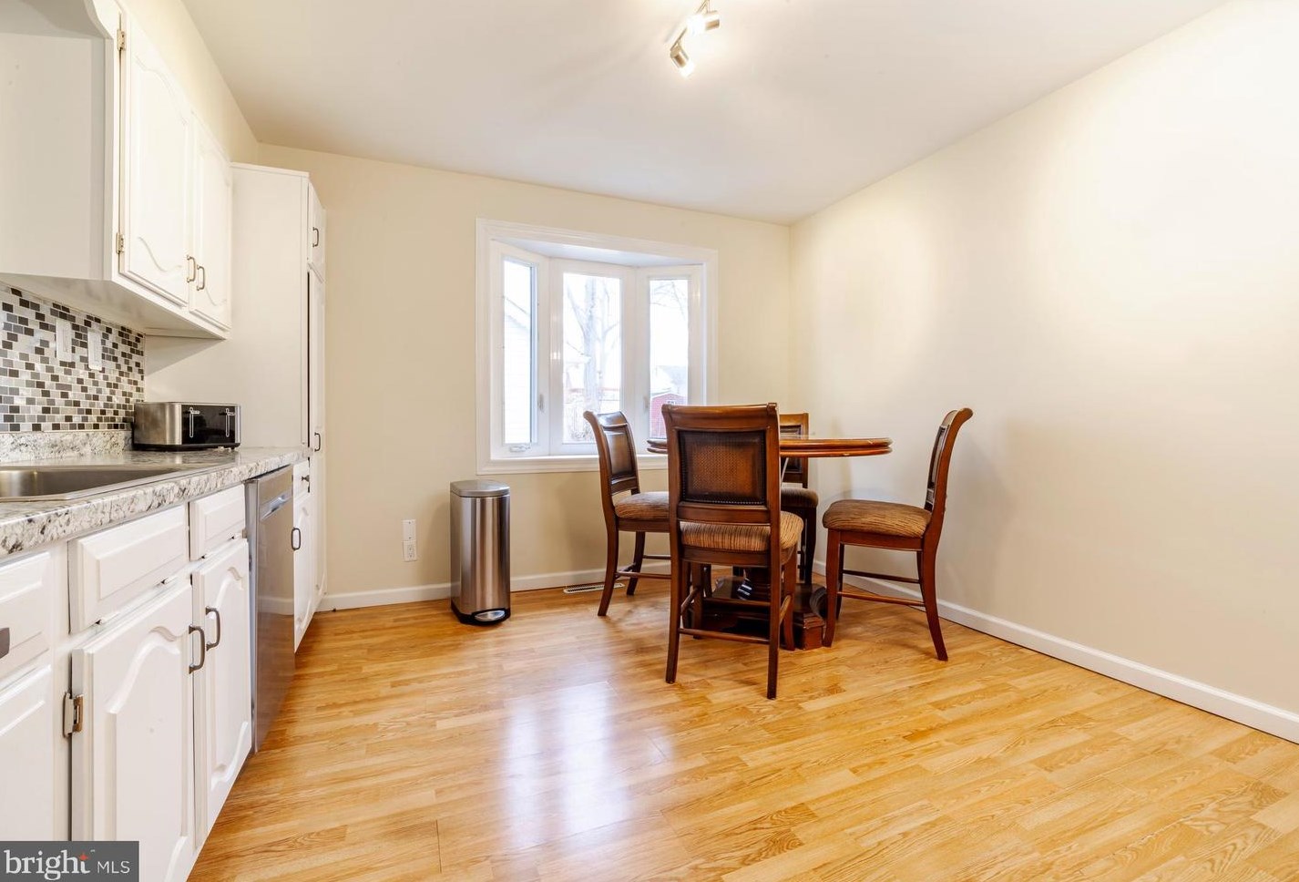 21 Beech Pl, West Deptford NJ  08096-3301 exterior