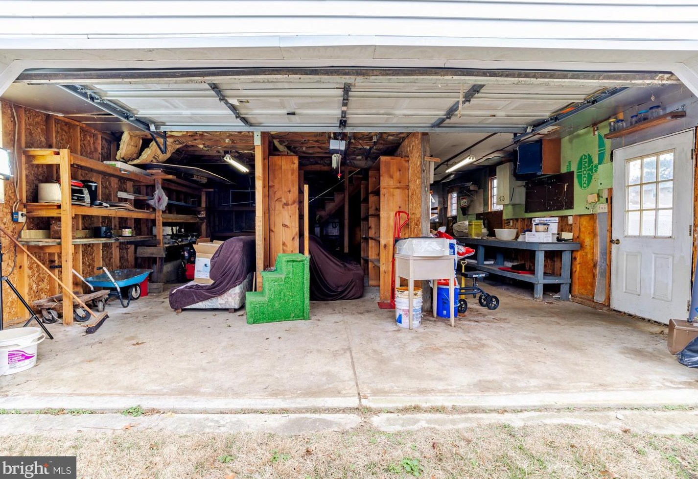 21 Beech Pl, West Deptford NJ  08096-3301 exterior