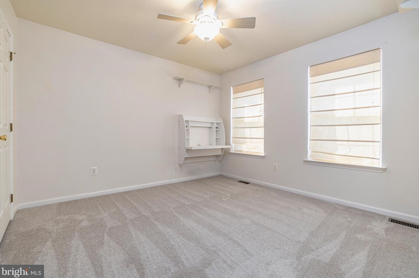 11 Ambrose Ct, West Deptford NJ  08096-6130 exterior