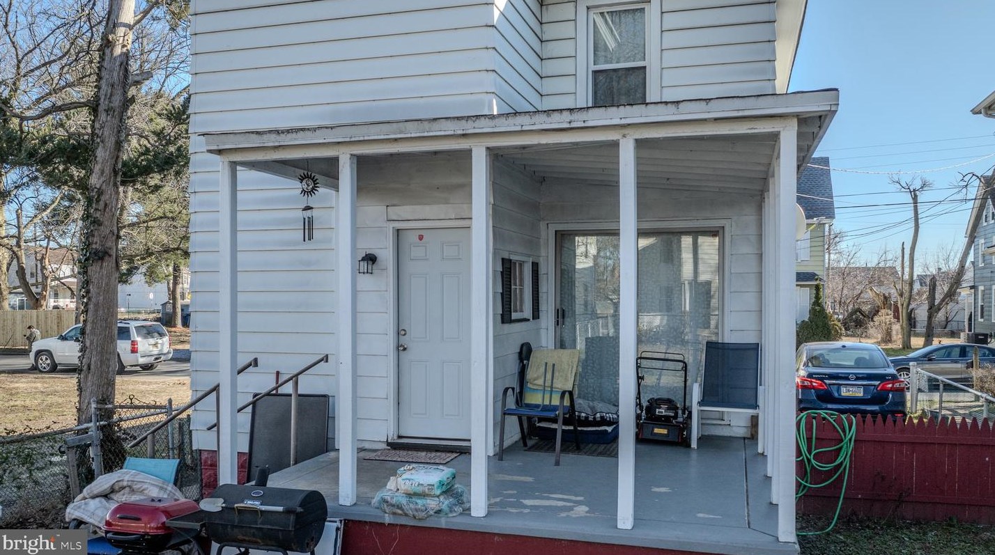 111 Jefferson St, West Deptford NJ  08066-1263 exterior