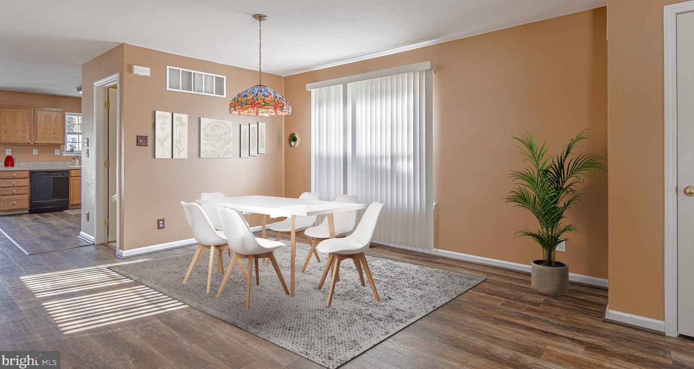 741 Elmhurst Pl, Aura, NJ 08028