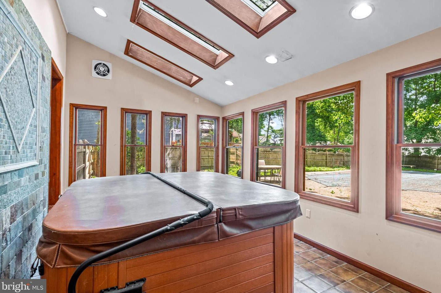 629 High St, West Deptford NJ  08051-1460 exterior