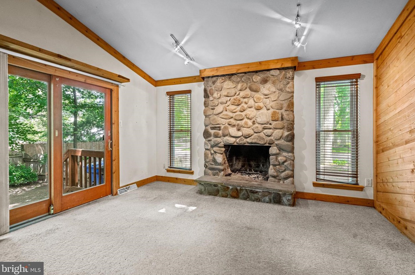 629 High St, West Deptford NJ  08051-1460 exterior