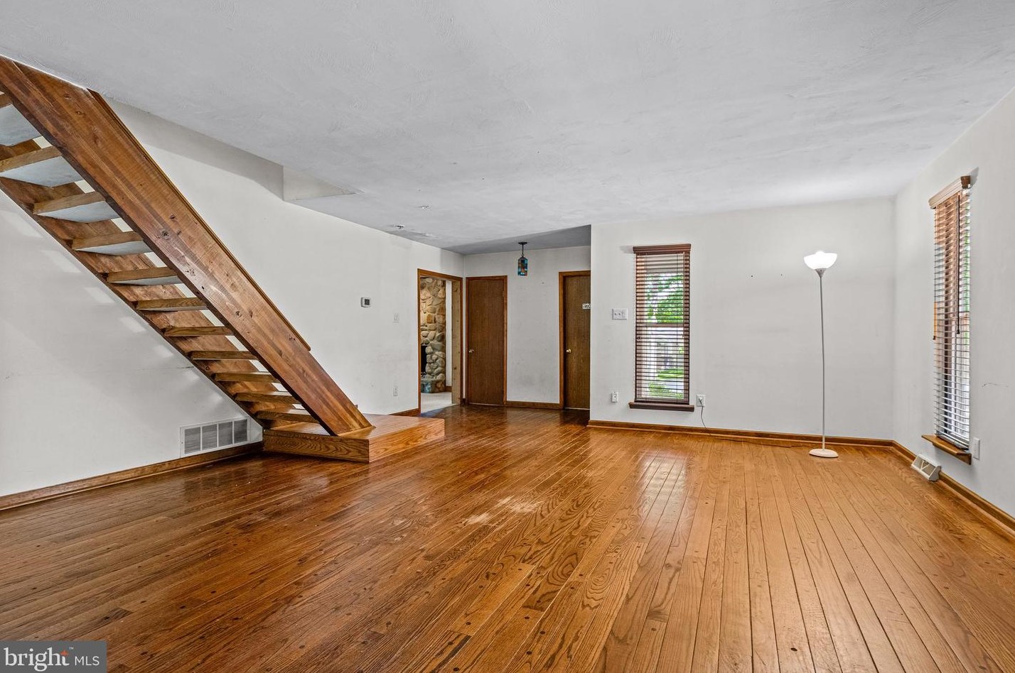 629 High St, West Deptford NJ  08051-1460 exterior