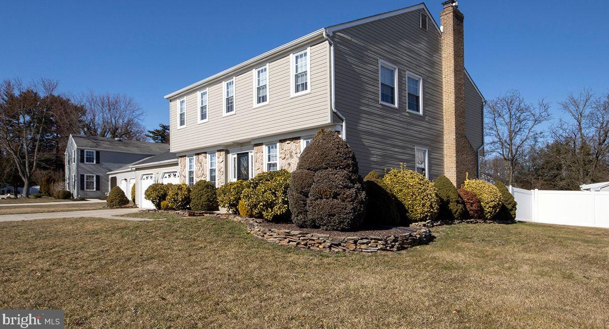 143 Crestview Dr, West Deptford, NJ 08096-3782
