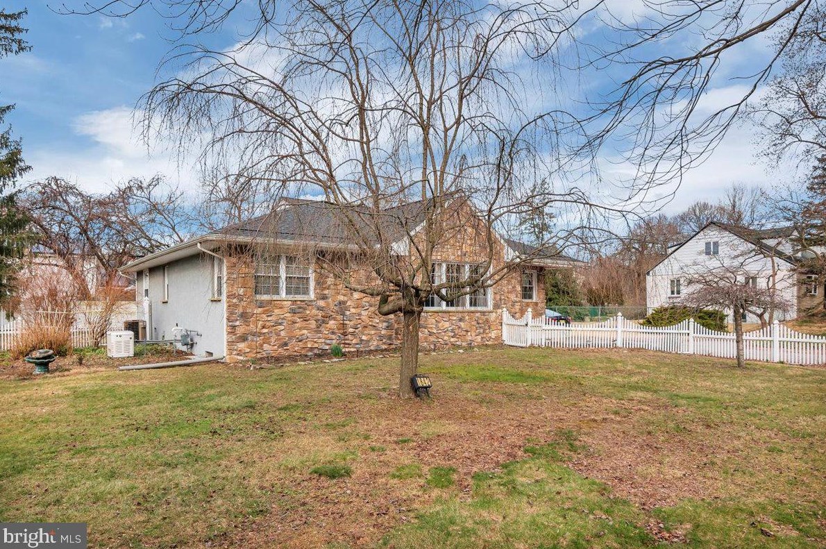 1842 Almonesson Rd, West Deptford, NJ 08096