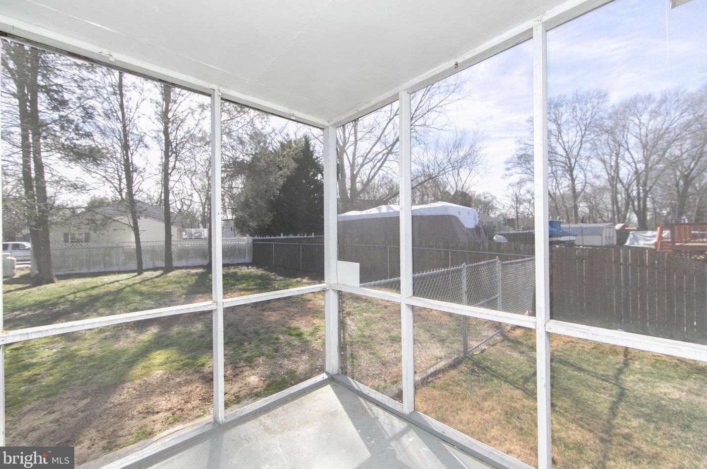 1129 Lexington Dr, West Deptford NJ  08096-5517 exterior