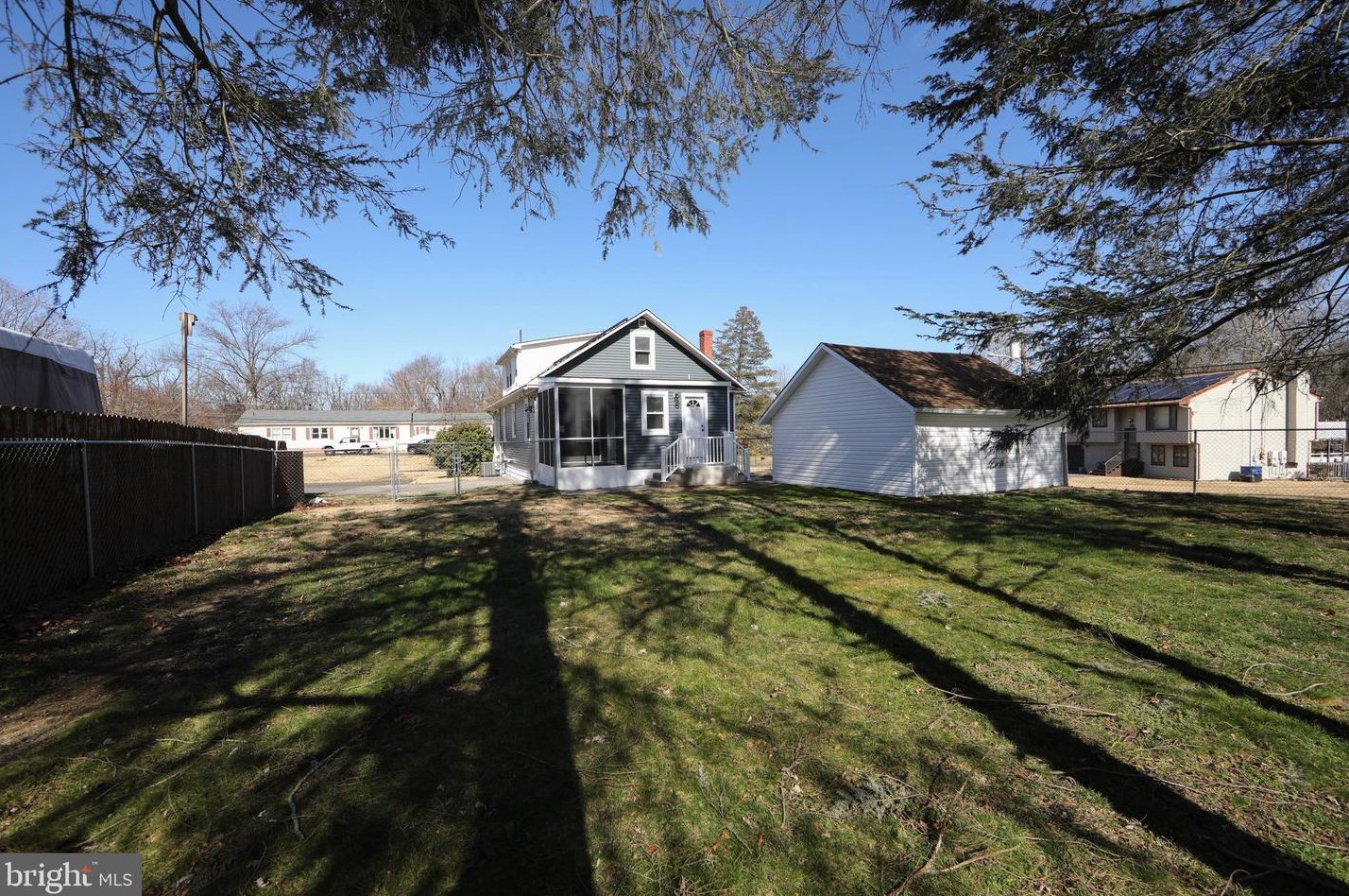 1129 Lexington Dr, West Deptford NJ  08096-5517 exterior