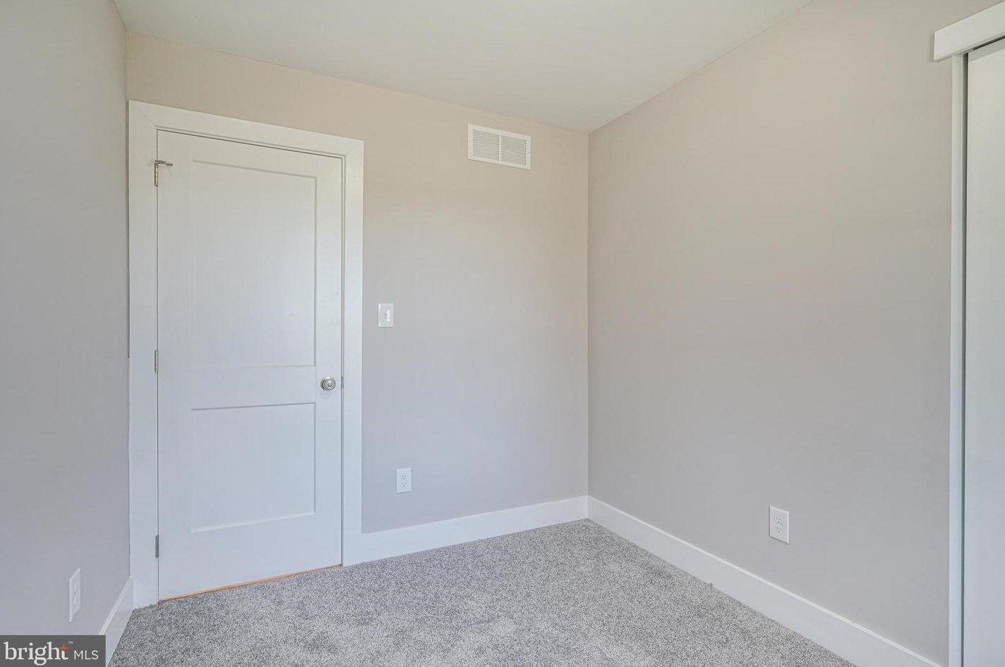 646 Pierre Ave, West Deptford NJ  08051-1254 exterior