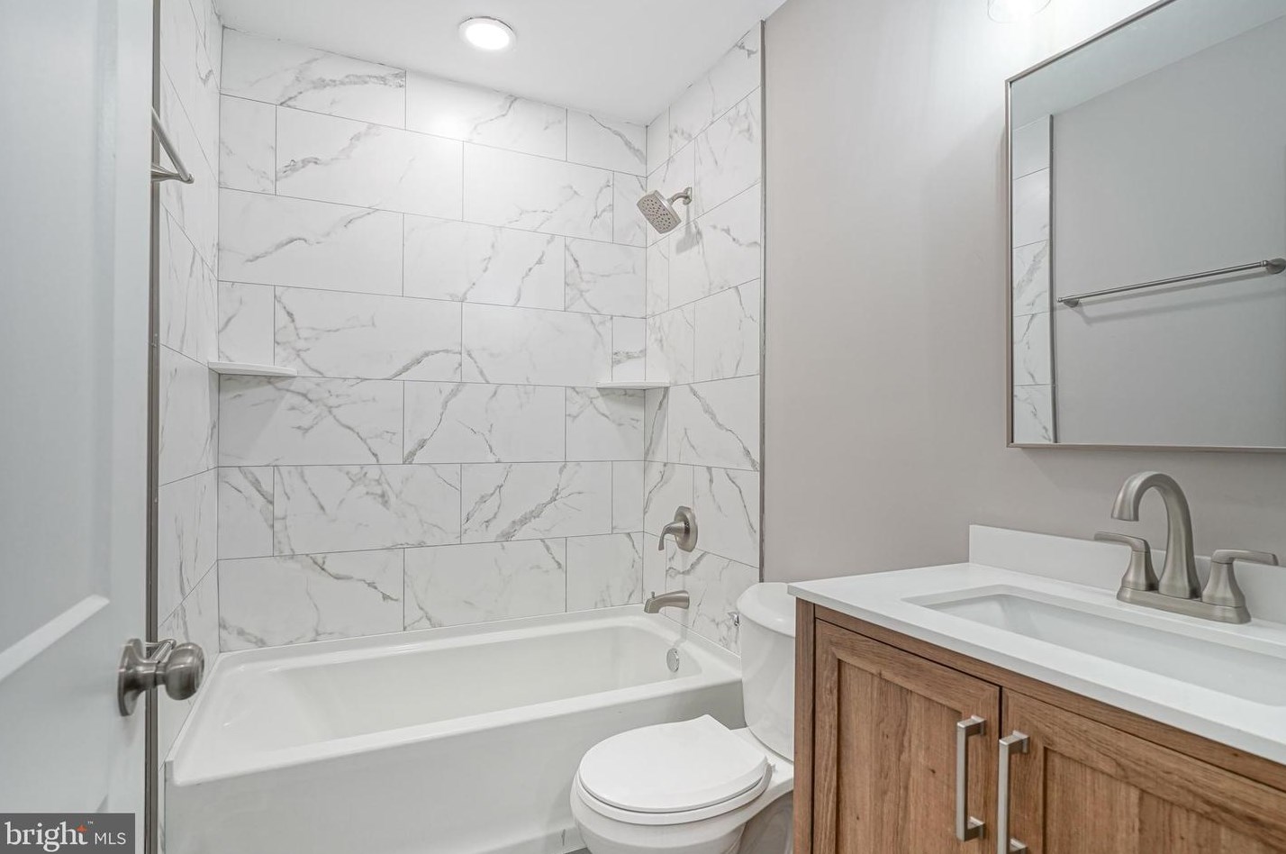 646 Pierre Ave, West Deptford NJ  08051-1254 exterior