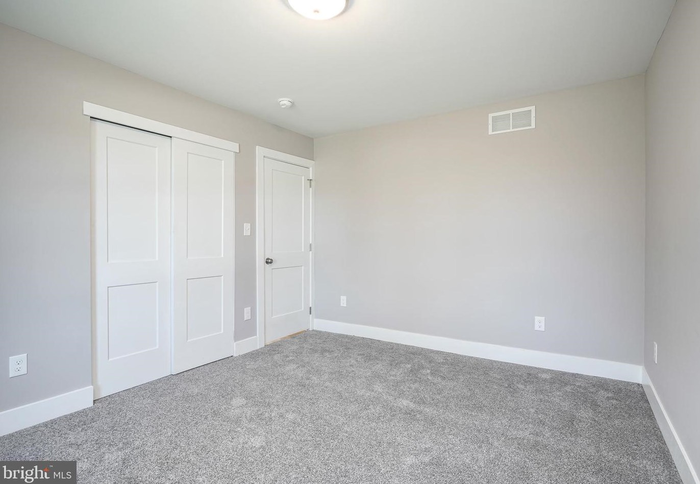 646 Pierre Ave, West Deptford NJ  08051-1254 exterior