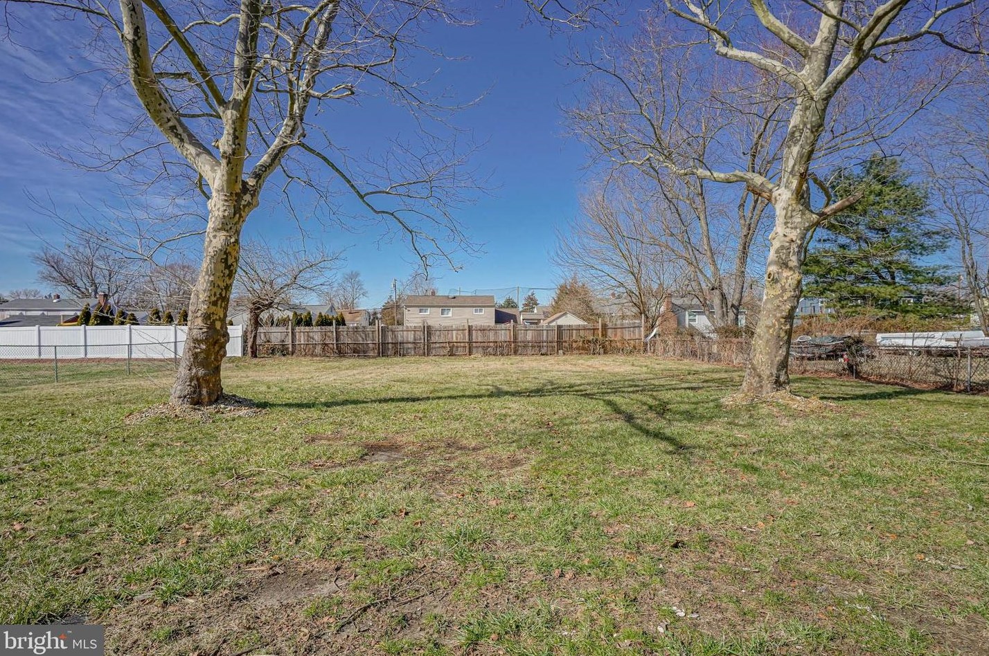 646 Pierre Ave, West Deptford NJ  08051-1254 exterior