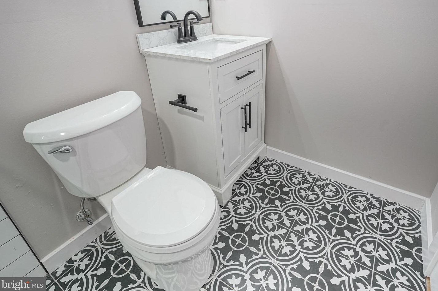 646 Pierre Ave, West Deptford NJ  08051-1254 exterior