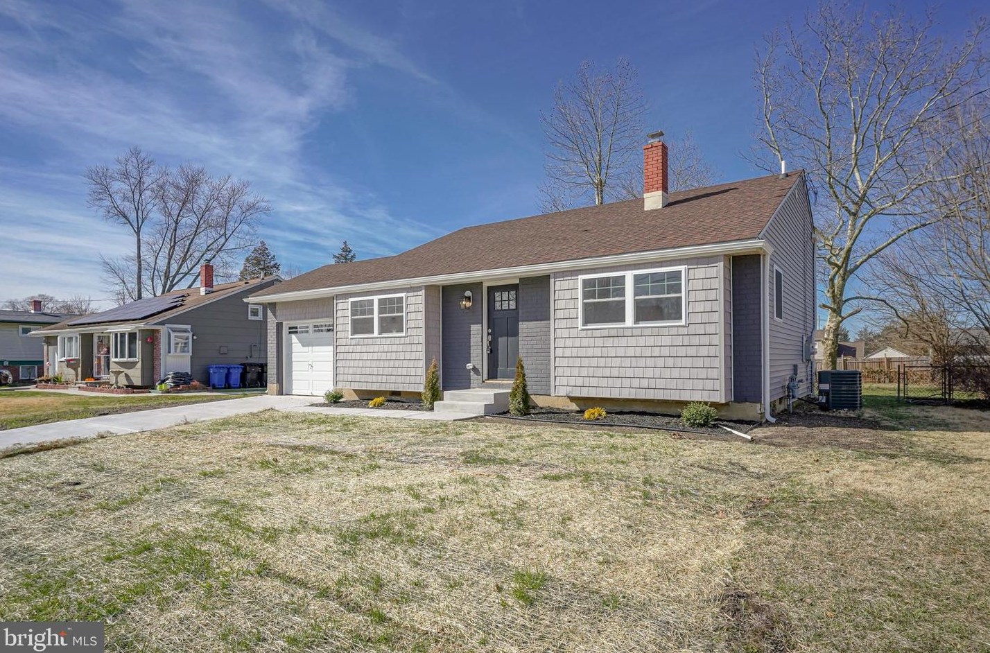 646 Pierre Ave, West Deptford NJ  08051-1254 exterior