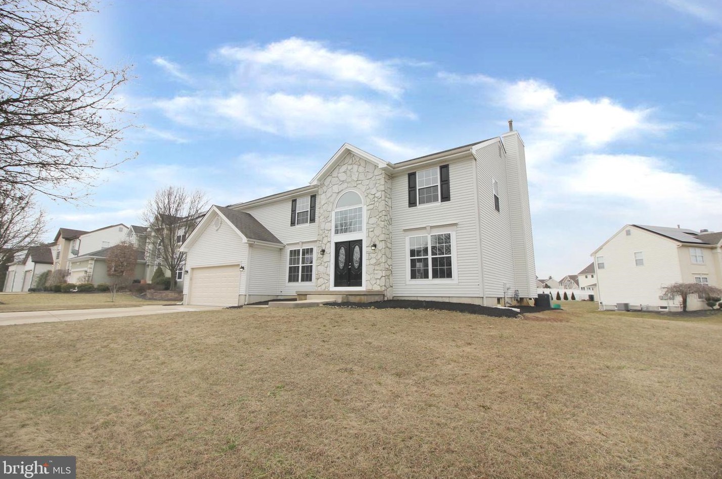 16 Williamsburg Way, Swedesboro, NJ 08085
