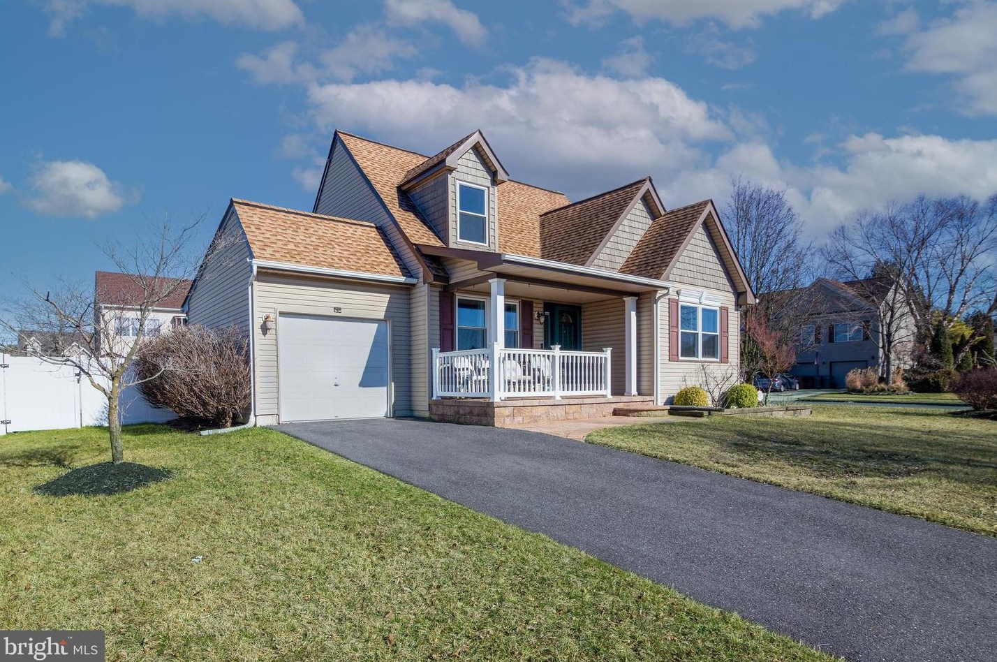110 Windward Dr East, Mount Royal, NJ 08061