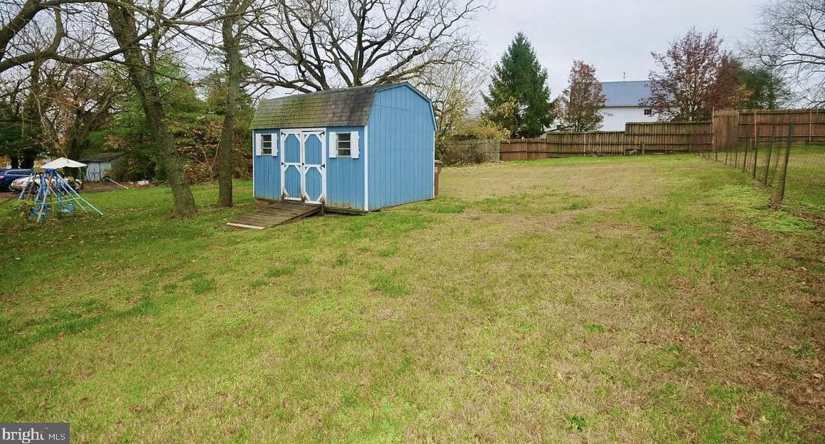 624 Auburn Ave, Auburn NJ  08085-1675 exterior