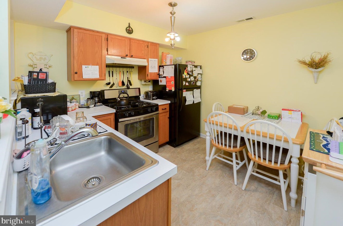 1262 Tristram Cir, West Deptford NJ  08051-2249 exterior