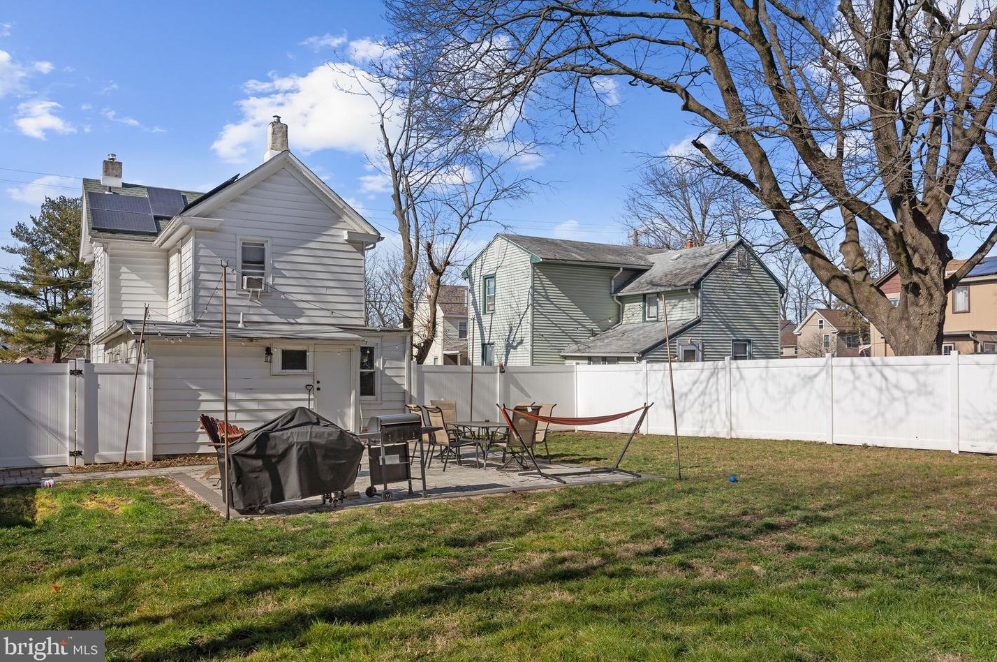 16 Williams St, Aura NJ  08028-2502 exterior