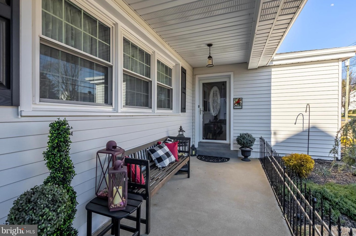 403 Kings Hwy, Mickleton NJ  08056-1120 exterior