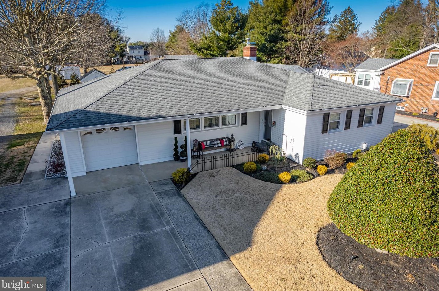 403 Kings Hwy, Mickleton NJ  08056-1120 exterior