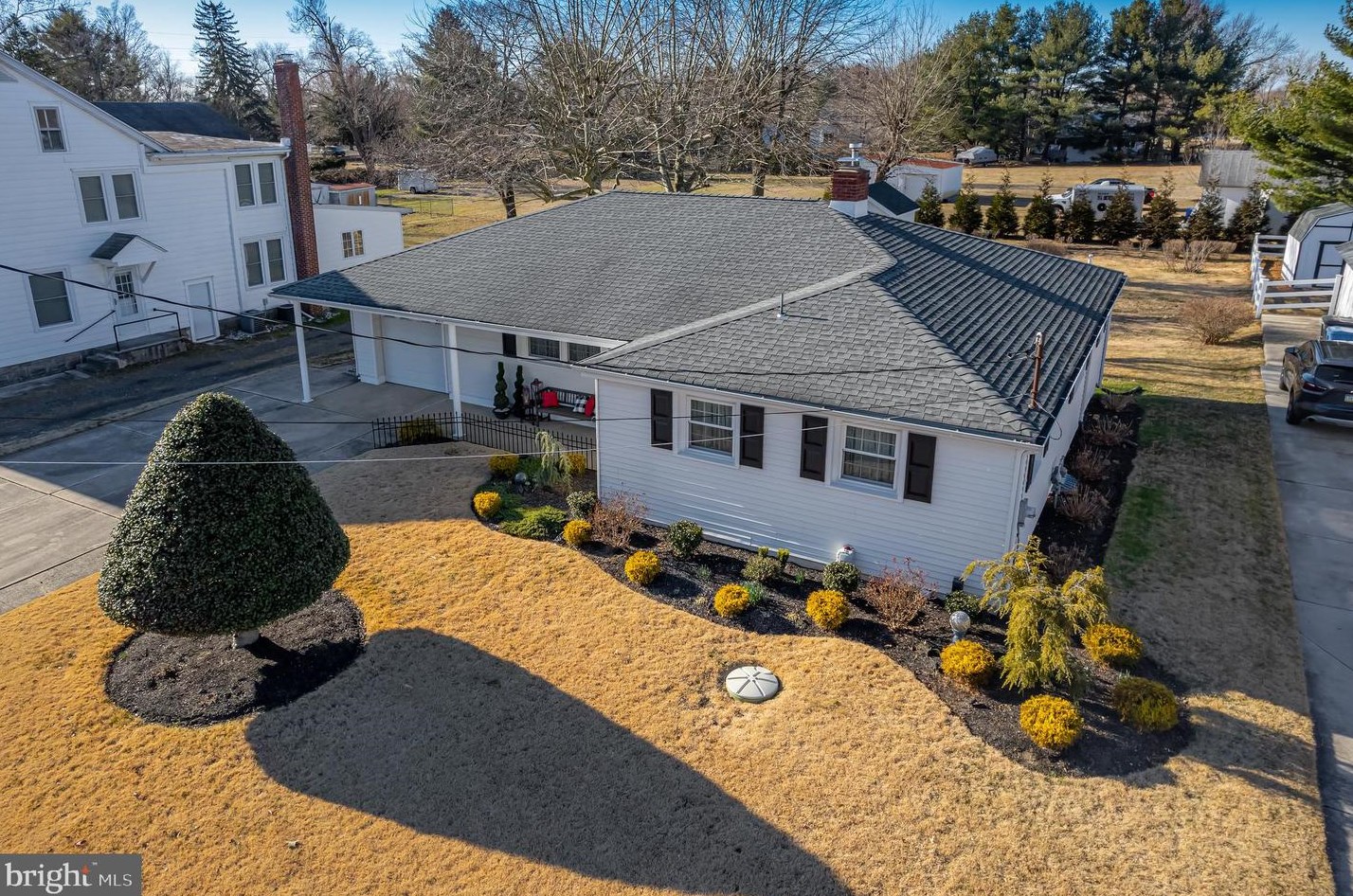 403 Kings Hwy, Mickleton NJ  08056-1120 exterior