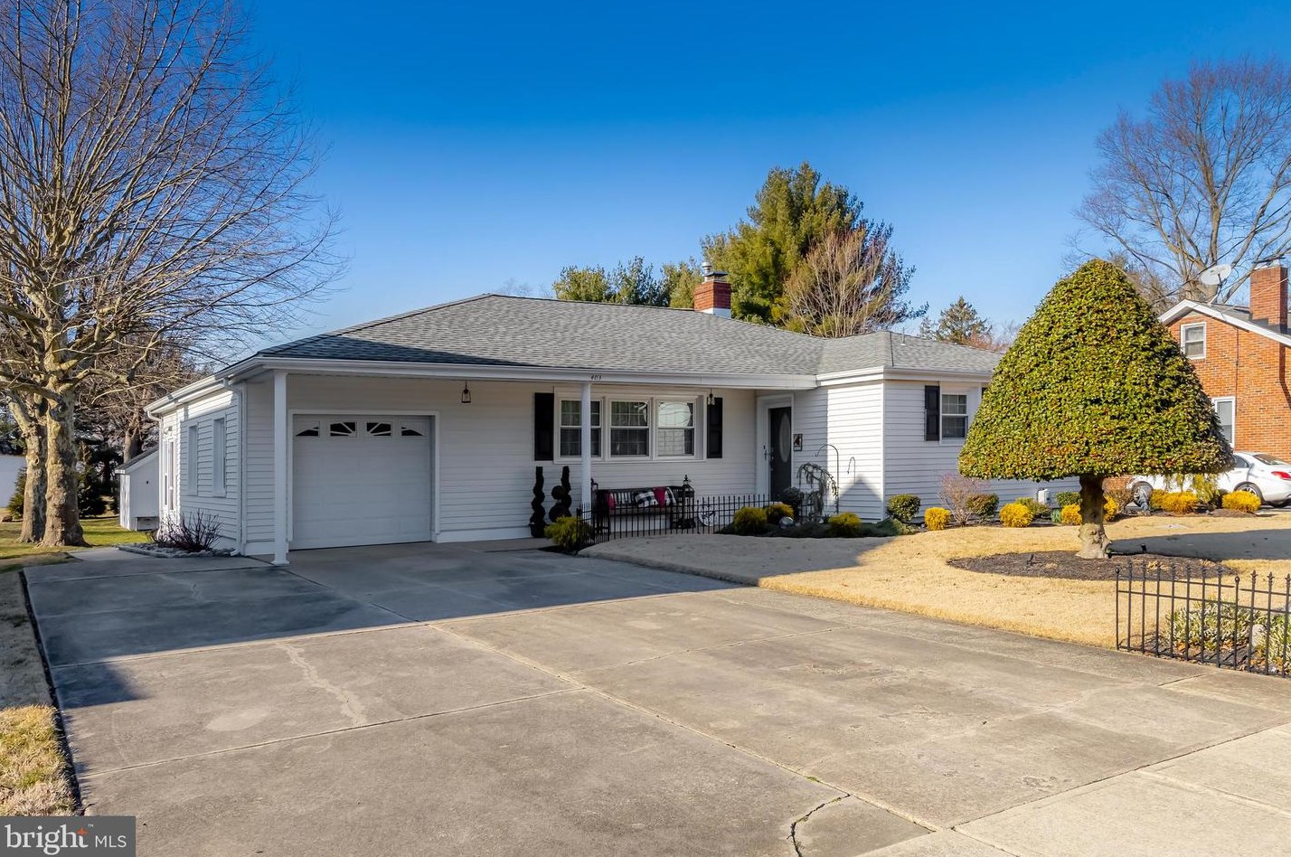 403 Kings Hwy, Mickleton NJ  08056-1120 exterior