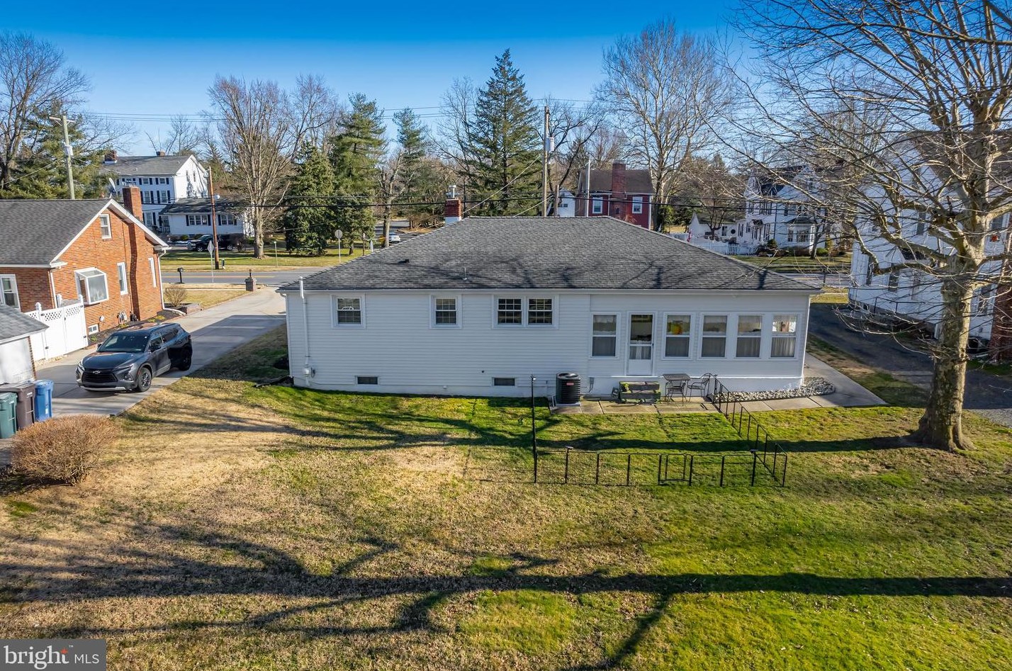 403 Kings Hwy, Mickleton NJ  08056-1120 exterior