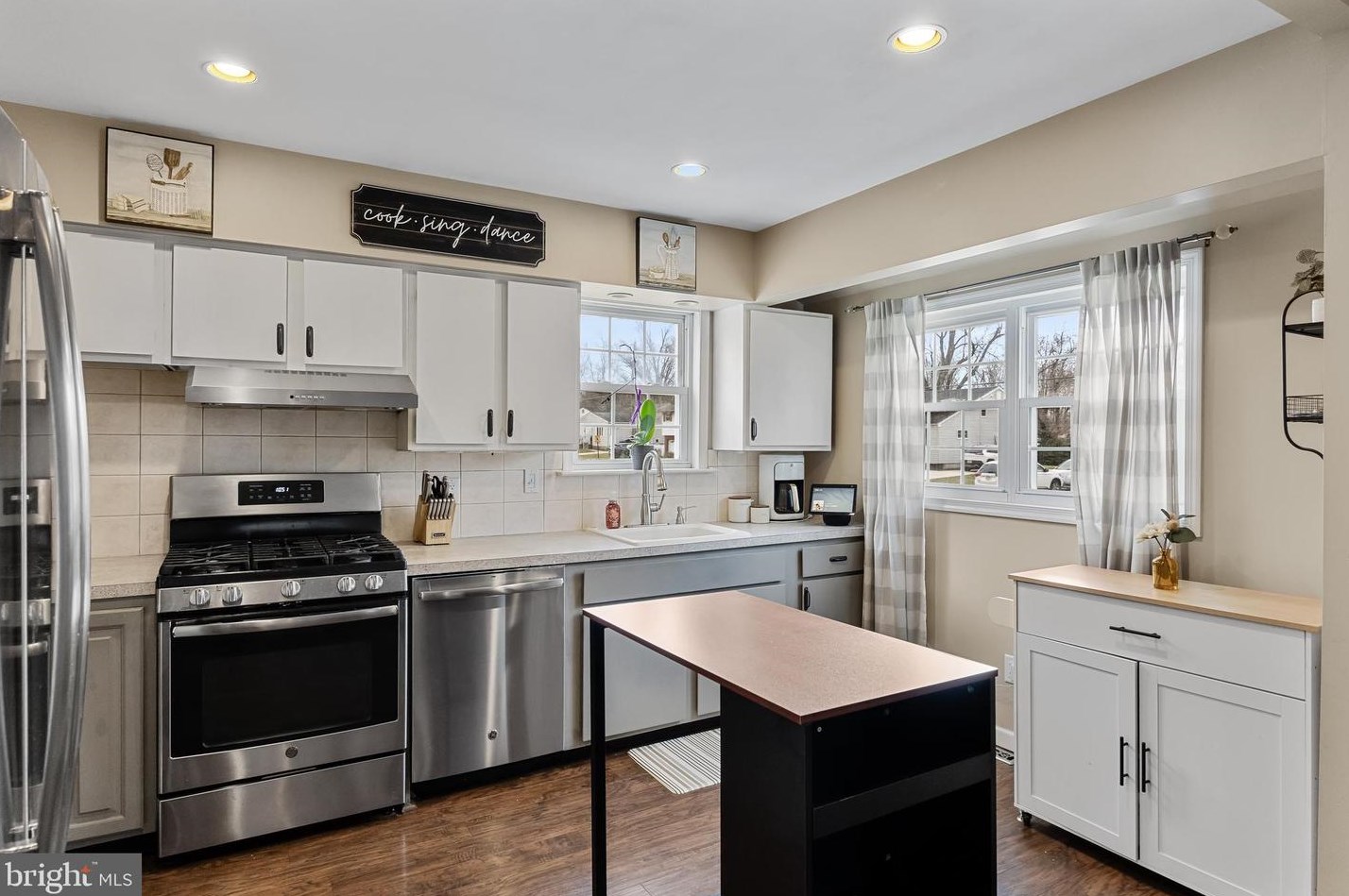 276 Madison Rd, West Deptford NJ  08051-1210 exterior