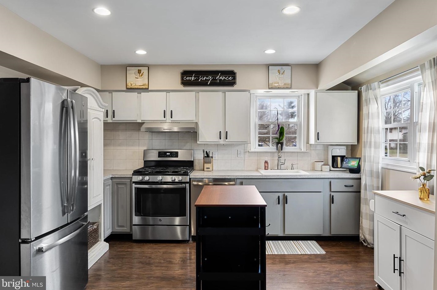 276 Madison Rd, West Deptford NJ  08051-1210 exterior