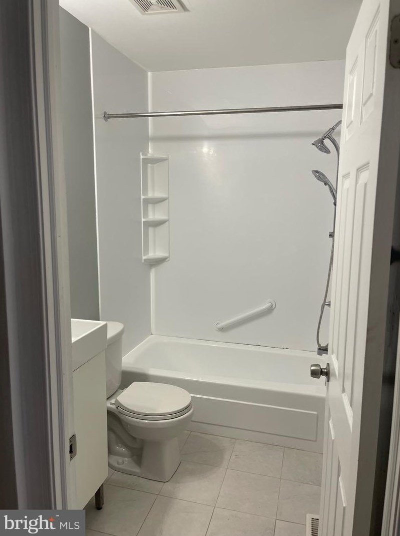 22 Buckthorn Ct, West Deptford NJ  08096-2916 exterior