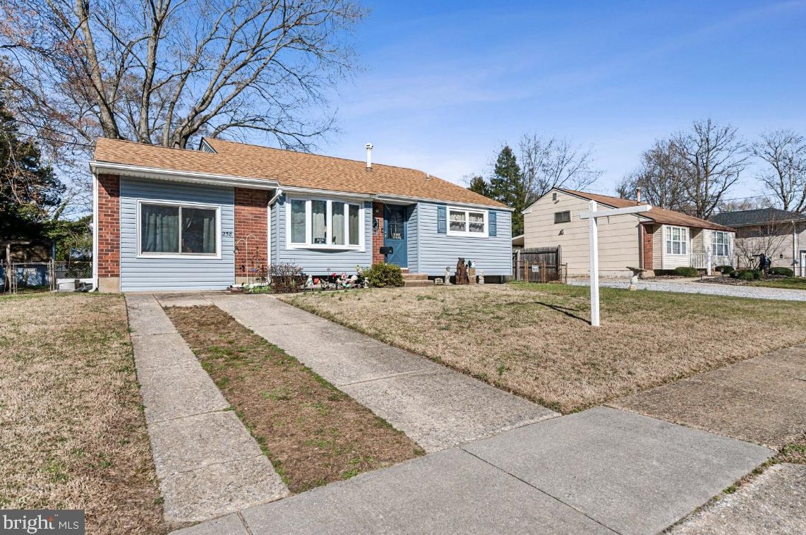 258 Montgomery Dr, West Deptford, NJ 08051