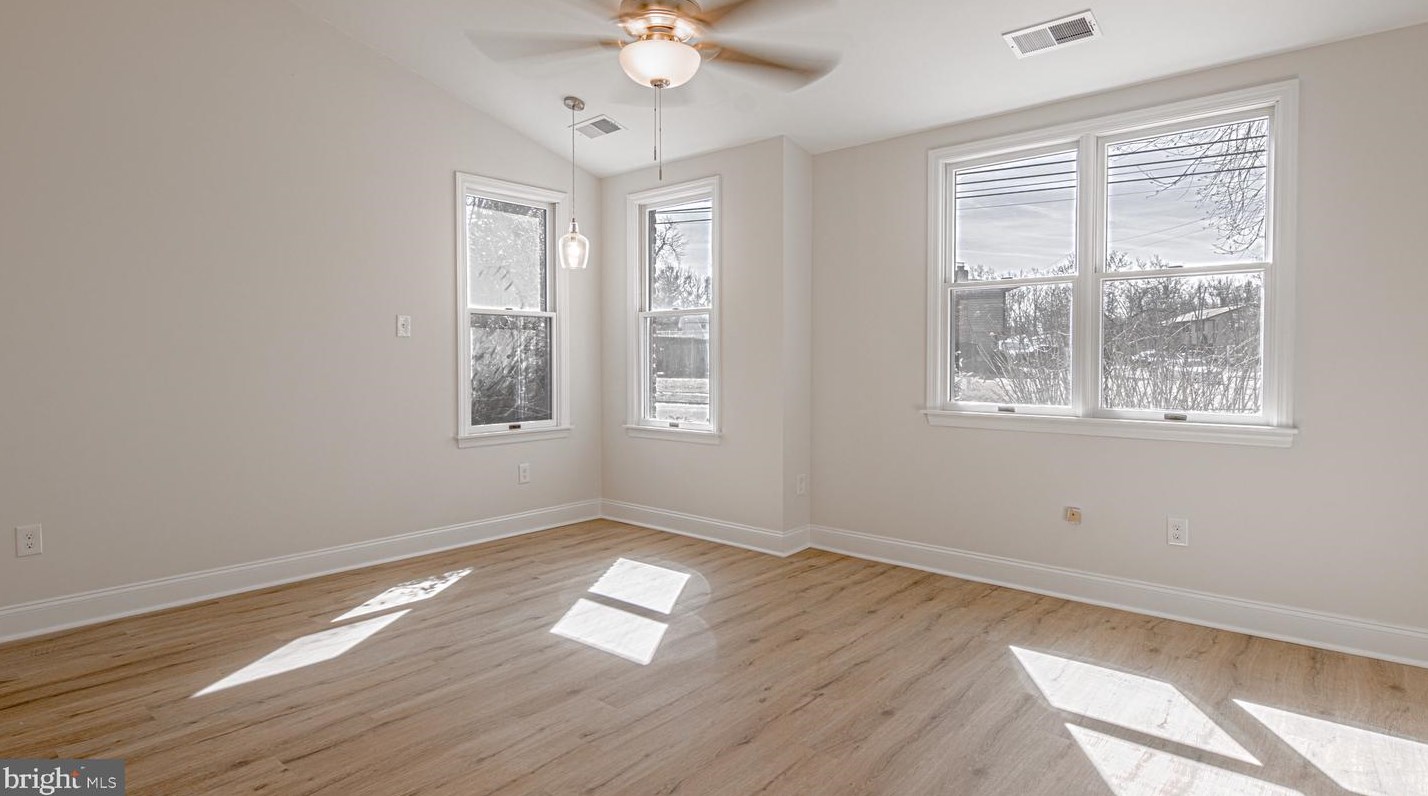 424 2 St, West Deptford NJ 08086-3095 exterior