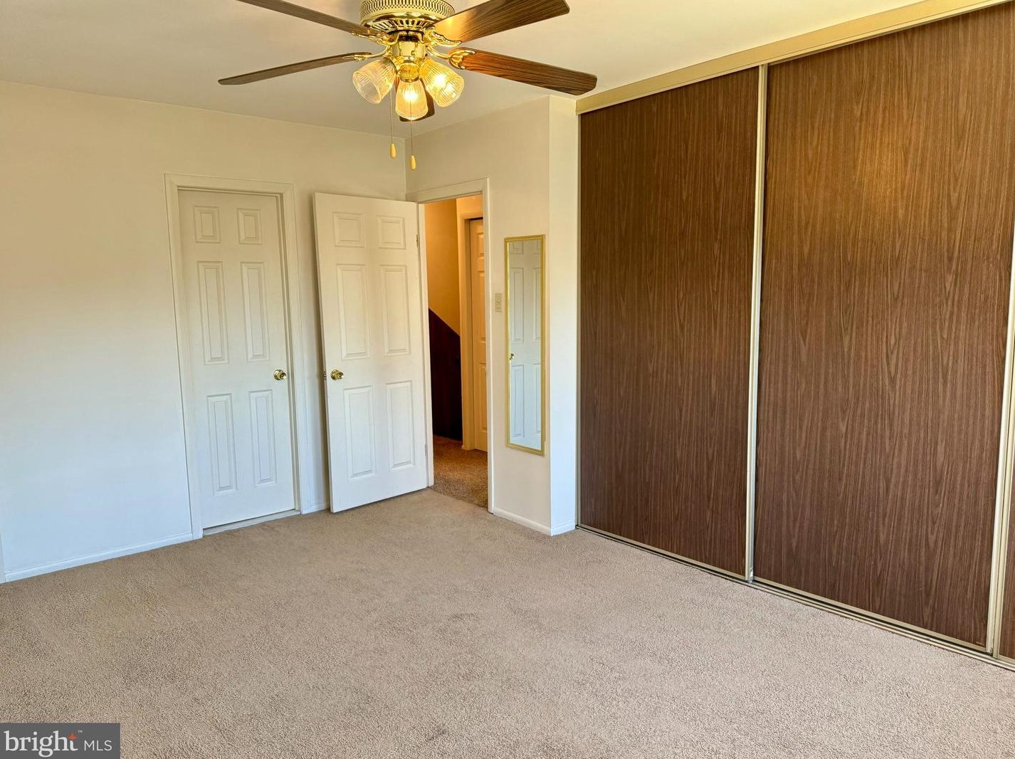 75 Cedarwood Ct, West Deptford NJ  08066-2419 exterior