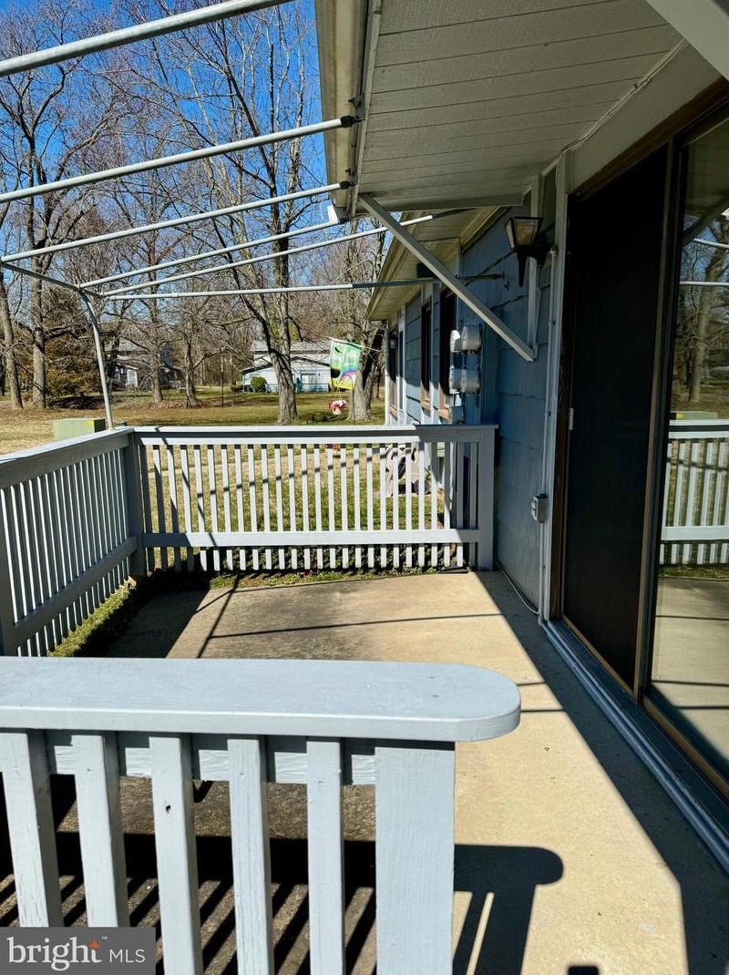 75 Cedarwood Ct, West Deptford NJ  08066-2419 exterior