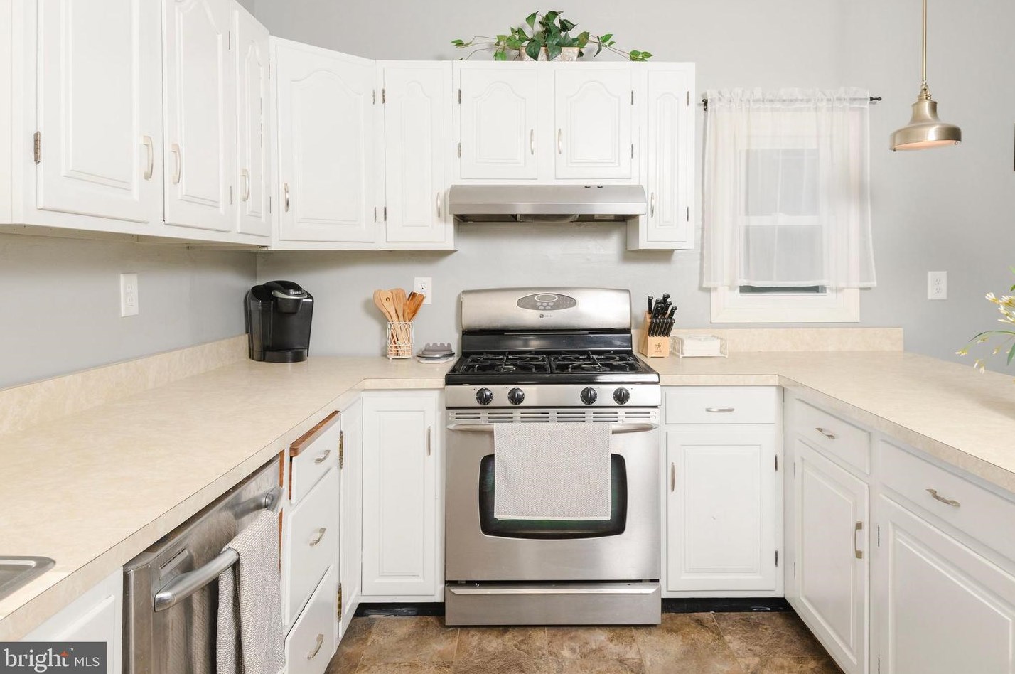 1326 Tatum St, West Deptford NJ  08096-1214 exterior