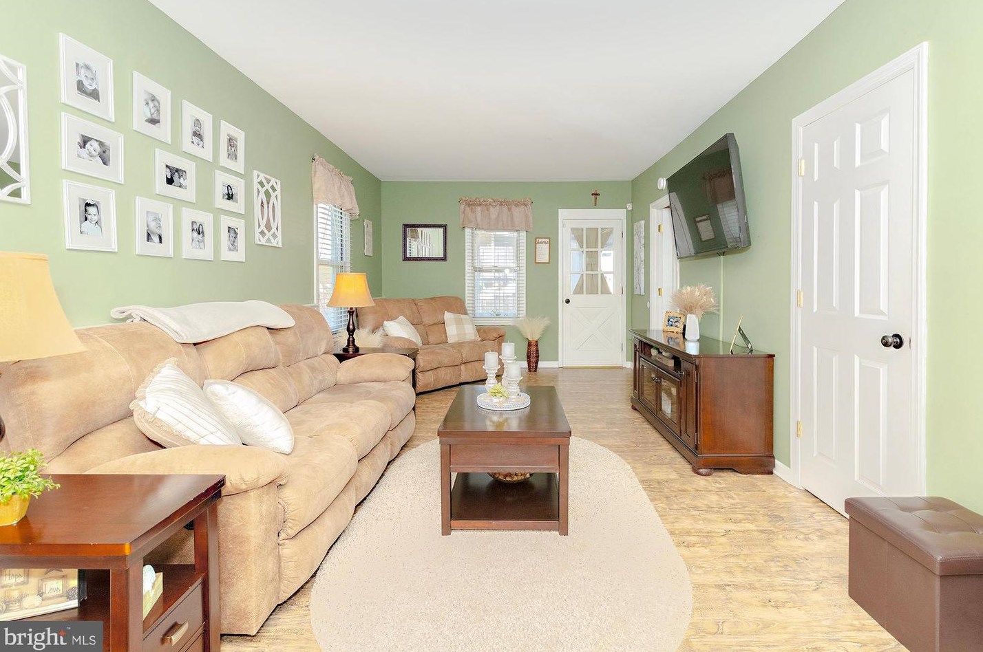 1326 Tatum St, West Deptford NJ  08096-1214 exterior