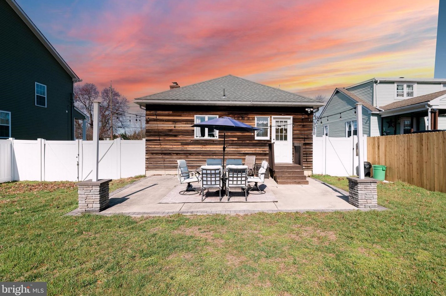 1326 Tatum St, West Deptford NJ  08096-1214 exterior