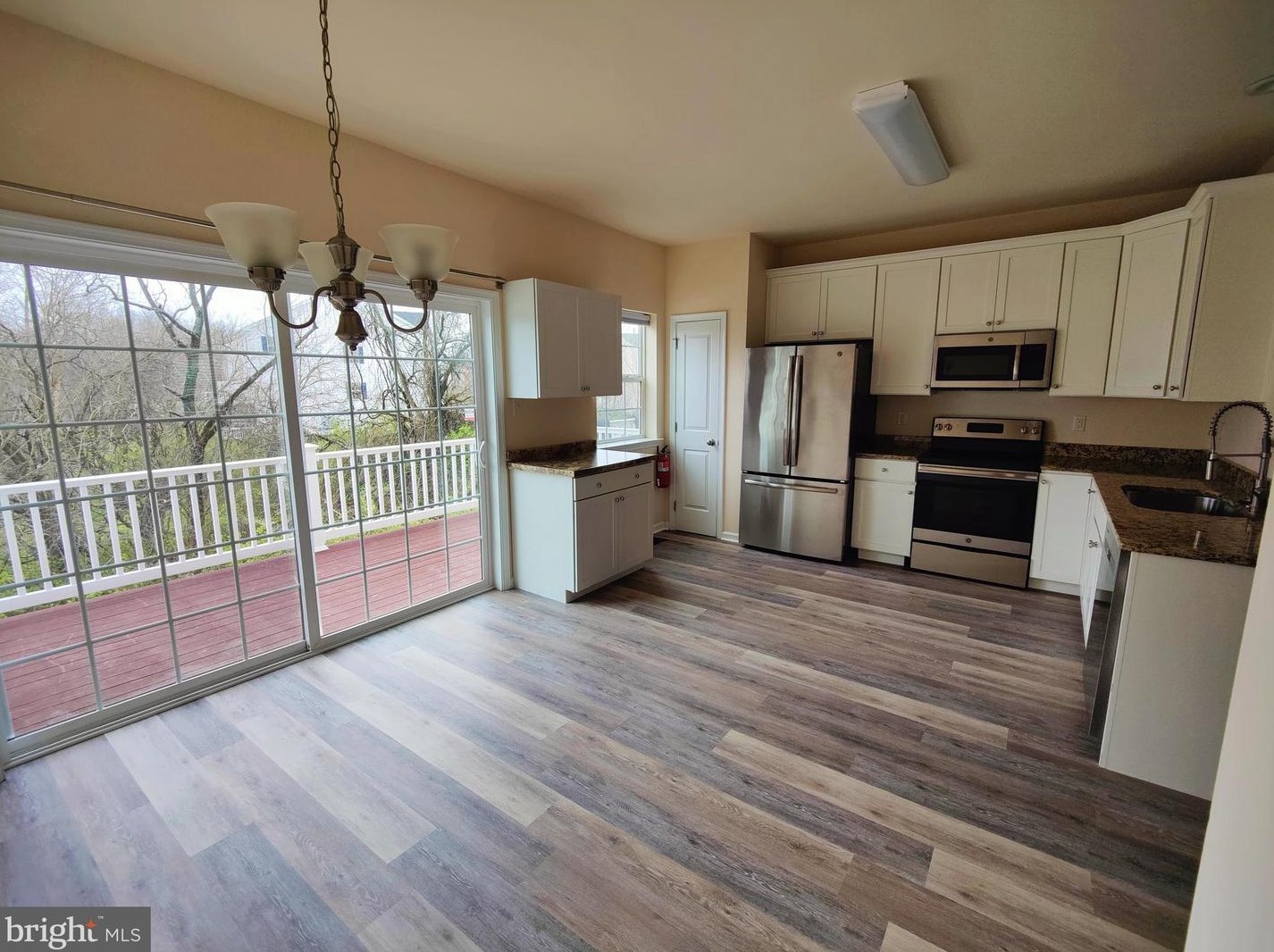 506 Boxwood Ct, West Deptford NJ  08096 exterior