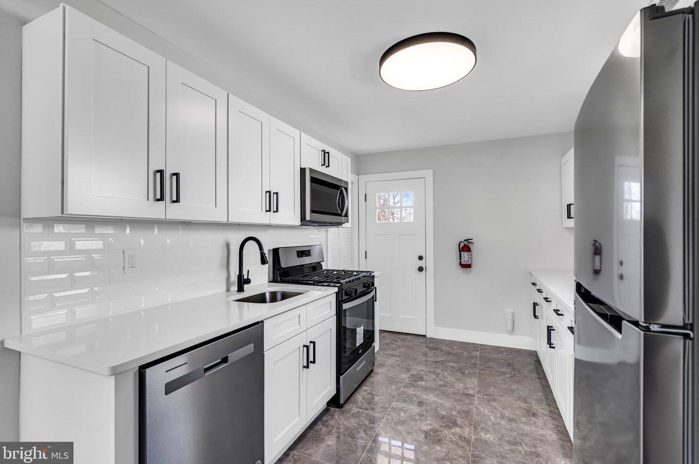 117 Hannold Blvd, West Deptford NJ  08096-1827 exterior