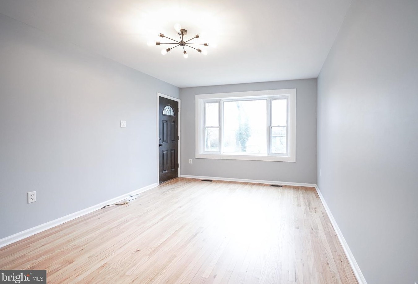 617 Crozier Ave, West Deptford, NJ 08063-1621