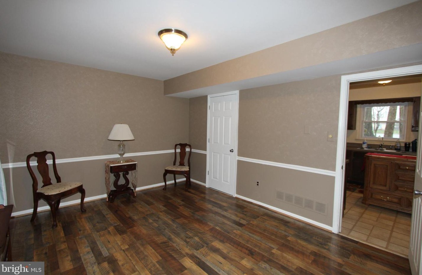 100 Red Stone Rdg, West Deptford NJ 08096-4135 exterior