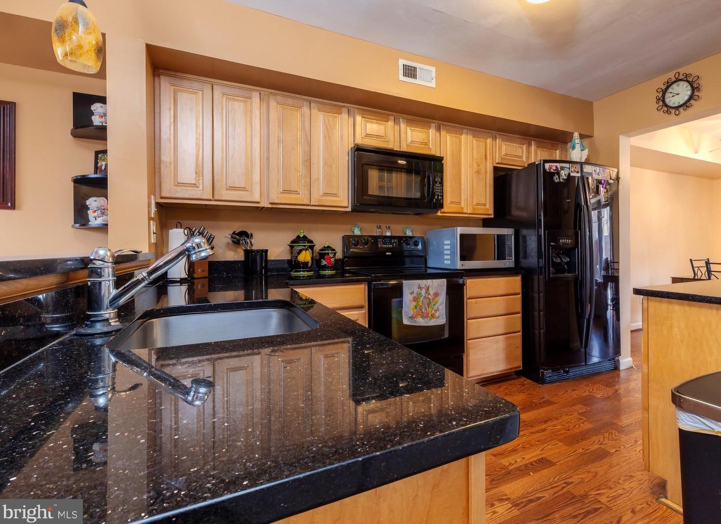 41 Arrowwood Ct, West Deptford NJ  08096-2950 exterior