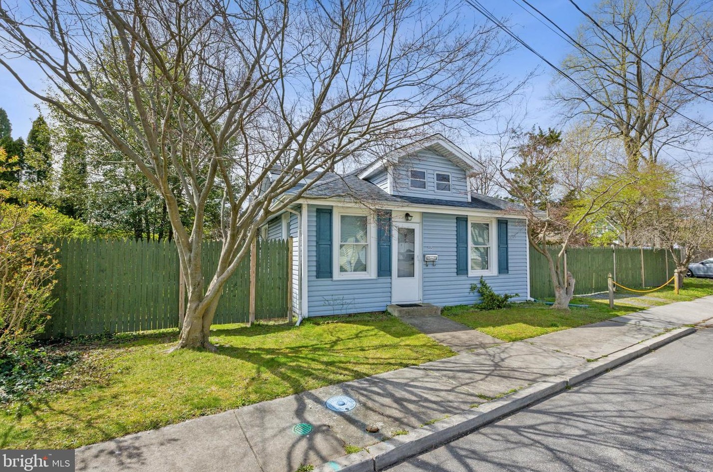 55 Dickerson St, West Deptford, NJ 08096-1207