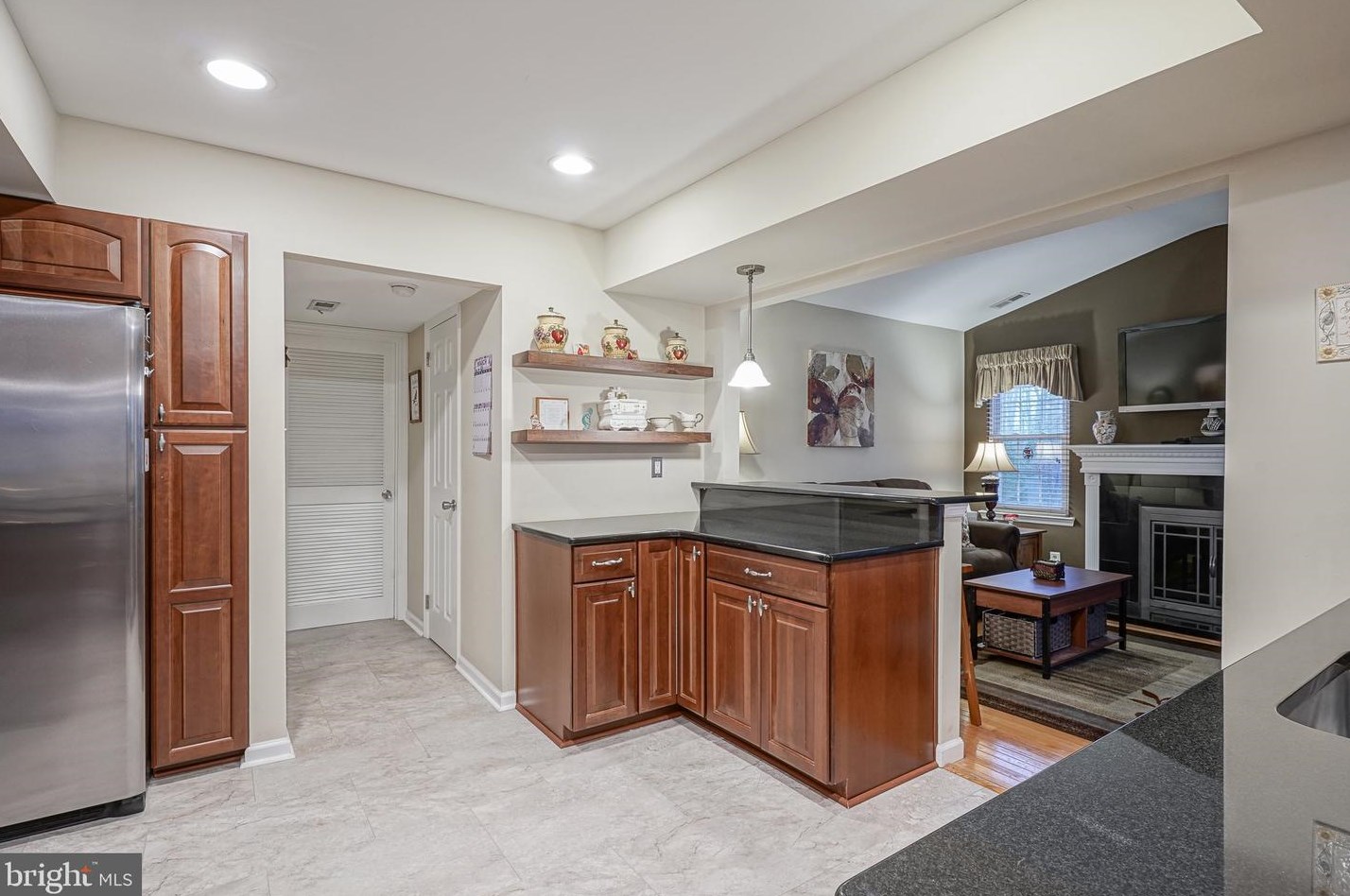 7 Tallowood Dr, Aura NJ  08028-9634 exterior