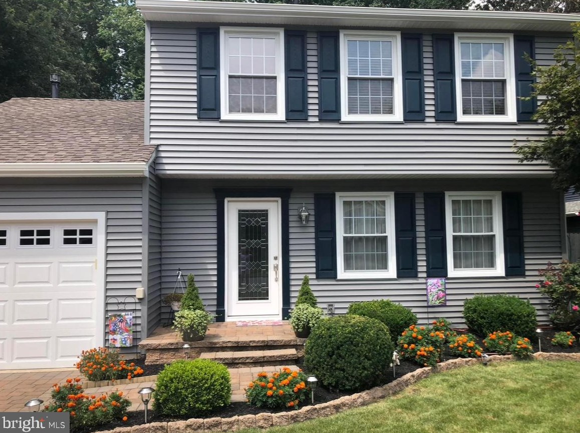 7 Tallowood Dr, Aura, NJ 08028
